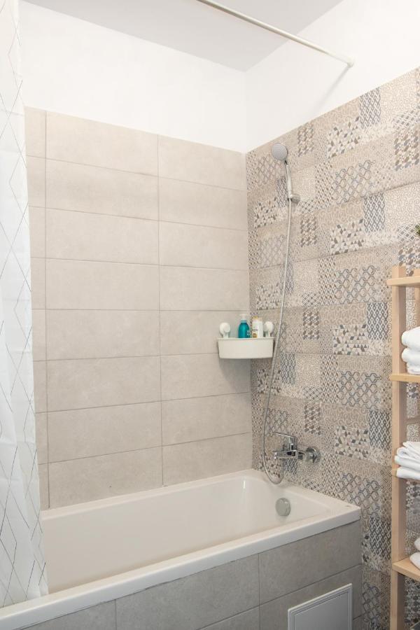 Lazo Two Room- Luxury Apartment ブカレスト エクステリア 写真