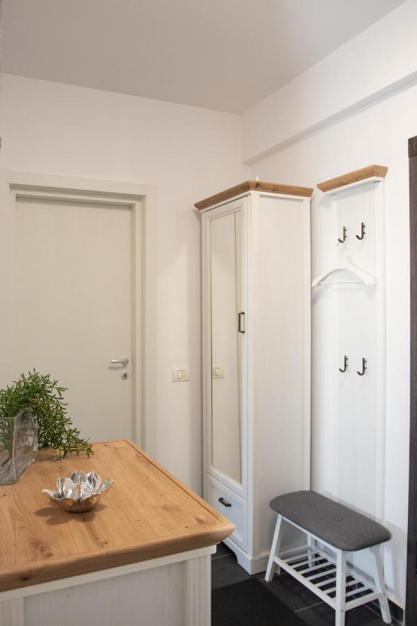 Lazo Two Room- Luxury Apartment ブカレスト エクステリア 写真